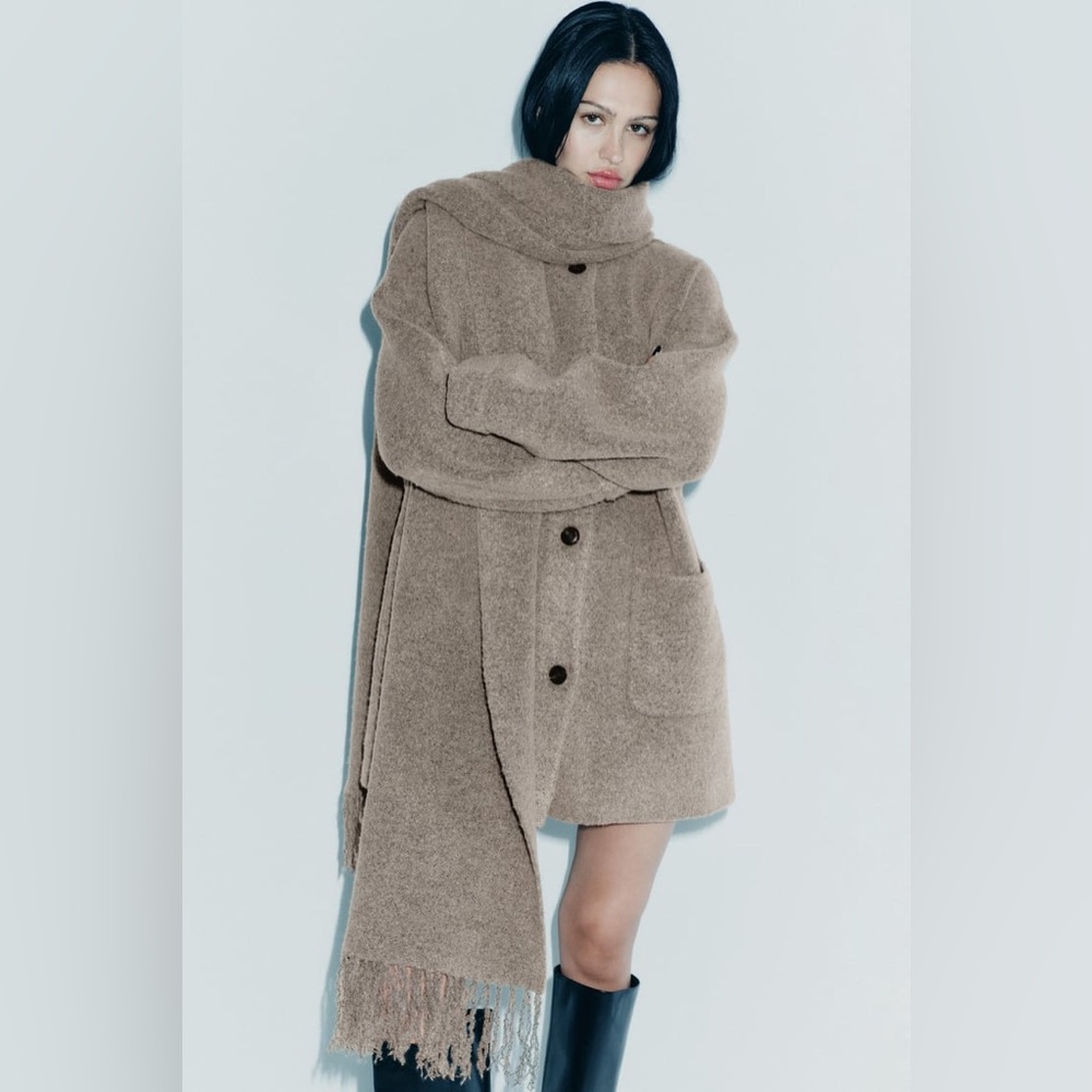 ZARA’s short knit coat with scarf